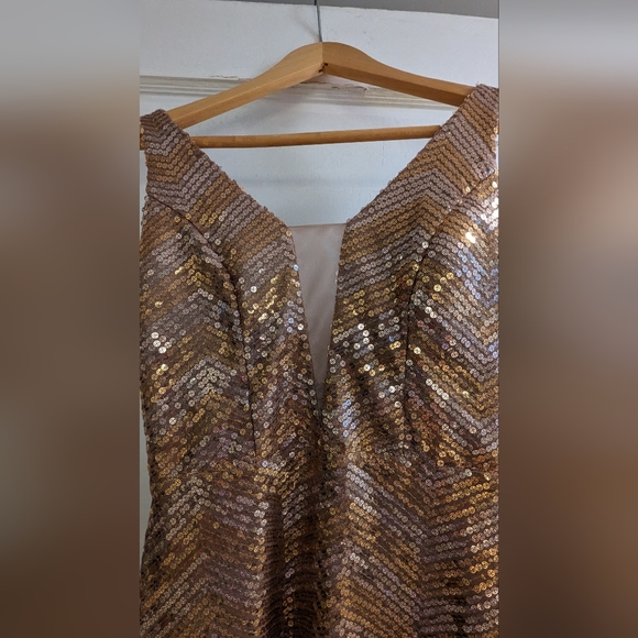 City Studio sequin gown - Picture 5 of 6